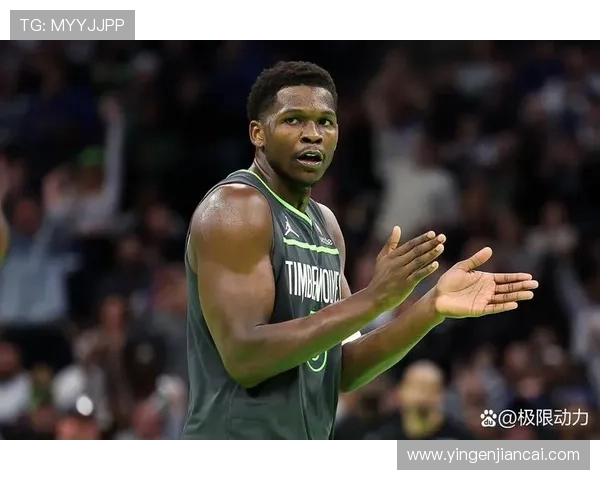 爱德华兹第三节狂轰21分全场最高35分助球队取得胜利表现惊艳